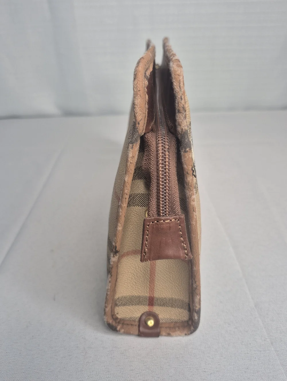 Burberrys Nova Check Plaid Tan Pouch UNISEX COA - Picture 7 of 12